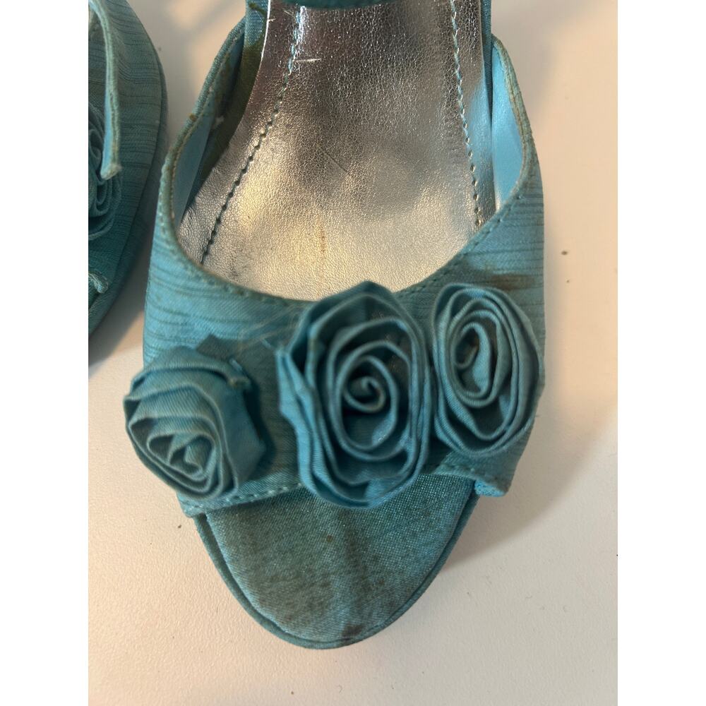 Bertinni Blue Satin Peep-Toe Heels with Floral Detail Size 9 - Picture 4 of 6